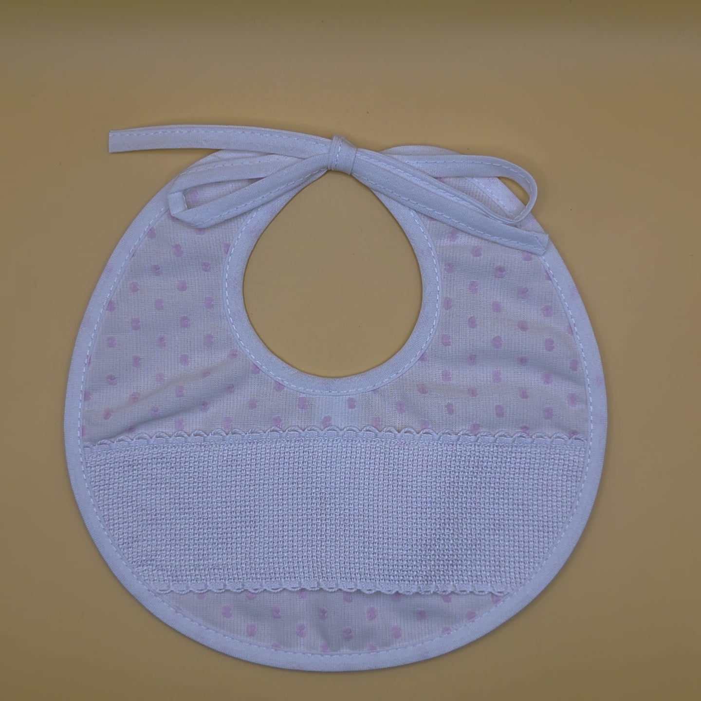 Bavaglino con nome a punto croce