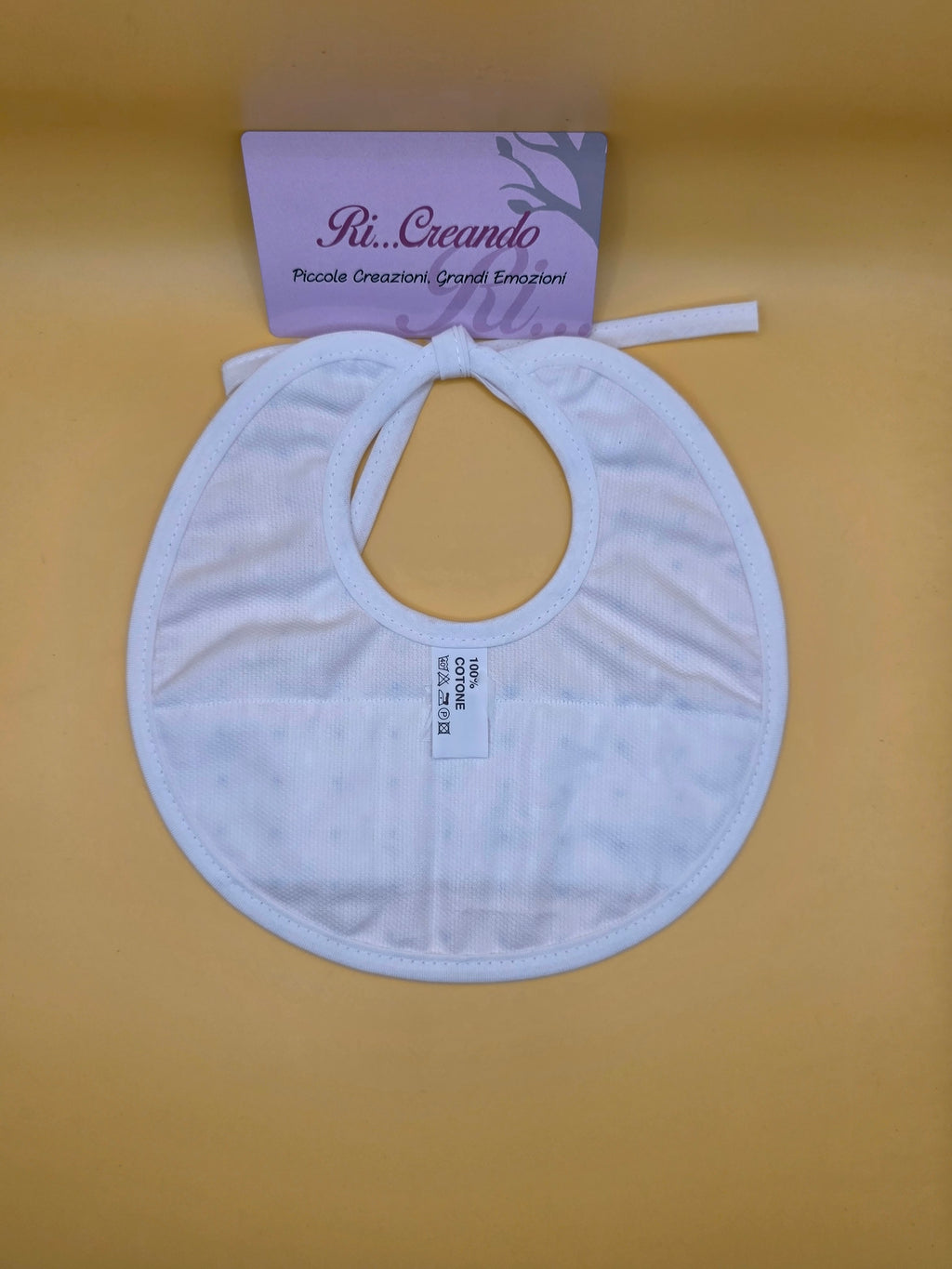 Bavaglino con nome a punto croce