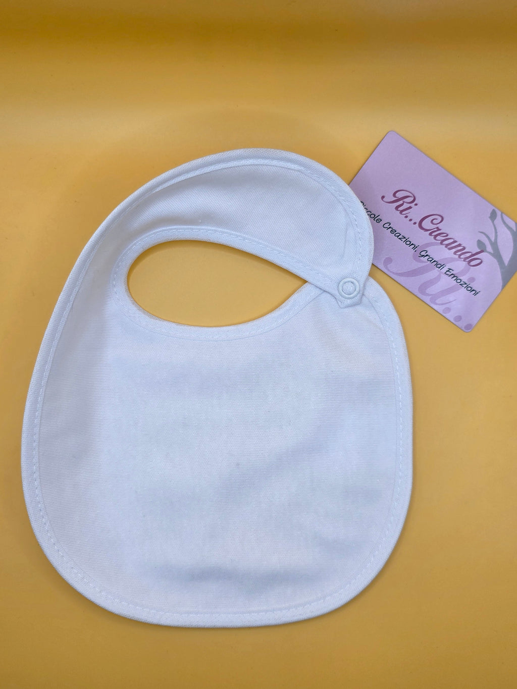 Bavaglino personalizzato con bottone